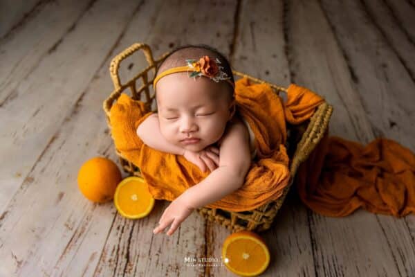 chup anh newborn cho be gai (2)