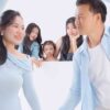 Chụp ảnh gia đình 5 thành viên tone xanh