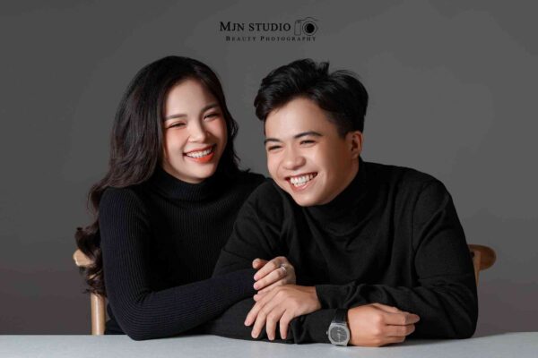 Bộ ảnh đôi trong Studio