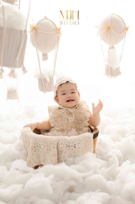 Chụp ảnh thôi nôi bé gái - Lưu giữ khoảnh khắc ngọt ngào nhất