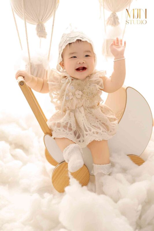 Chụp ảnh thôi nôi bé gái - Lưu giữ khoảnh khắc ngọt ngào nhất
