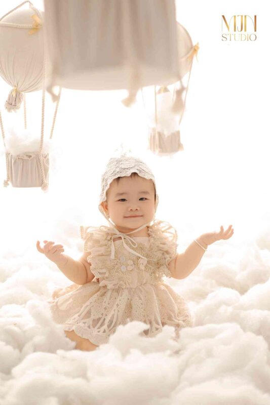 Chụp ảnh thôi nôi bé gái - Lưu giữ khoảnh khắc ngọt ngào nhất