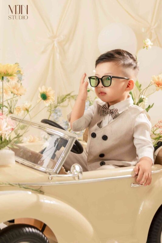 Chụp ảnh cho bé phong cách lãng tử "cực chất" tại MJN Studio
