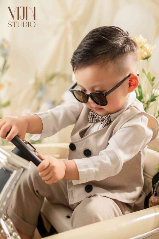 Chụp ảnh cho bé phong cách lãng tử "cực chất" tại MJN Studio