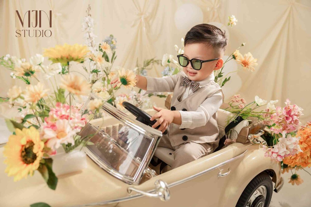 Chụp ảnh cho bé phong cách lãng tử "cực chất" tại MJN Studio