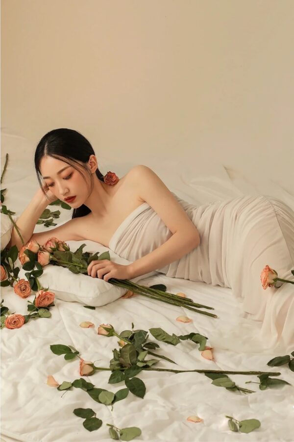 cach tao dang chup anh voi hoa hong (5)