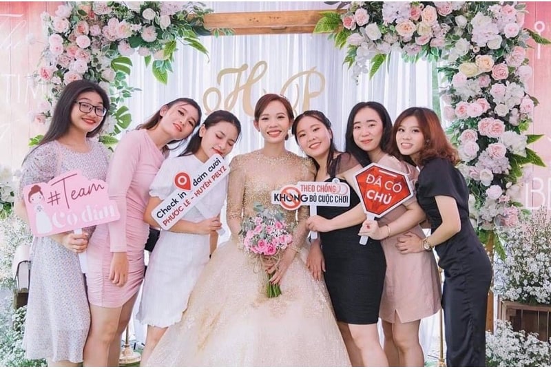 biển cầm tay chụp ảnh