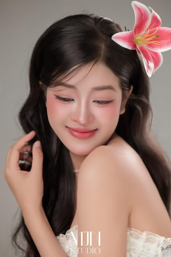 cac kieu chup anh voi hoa (5)
