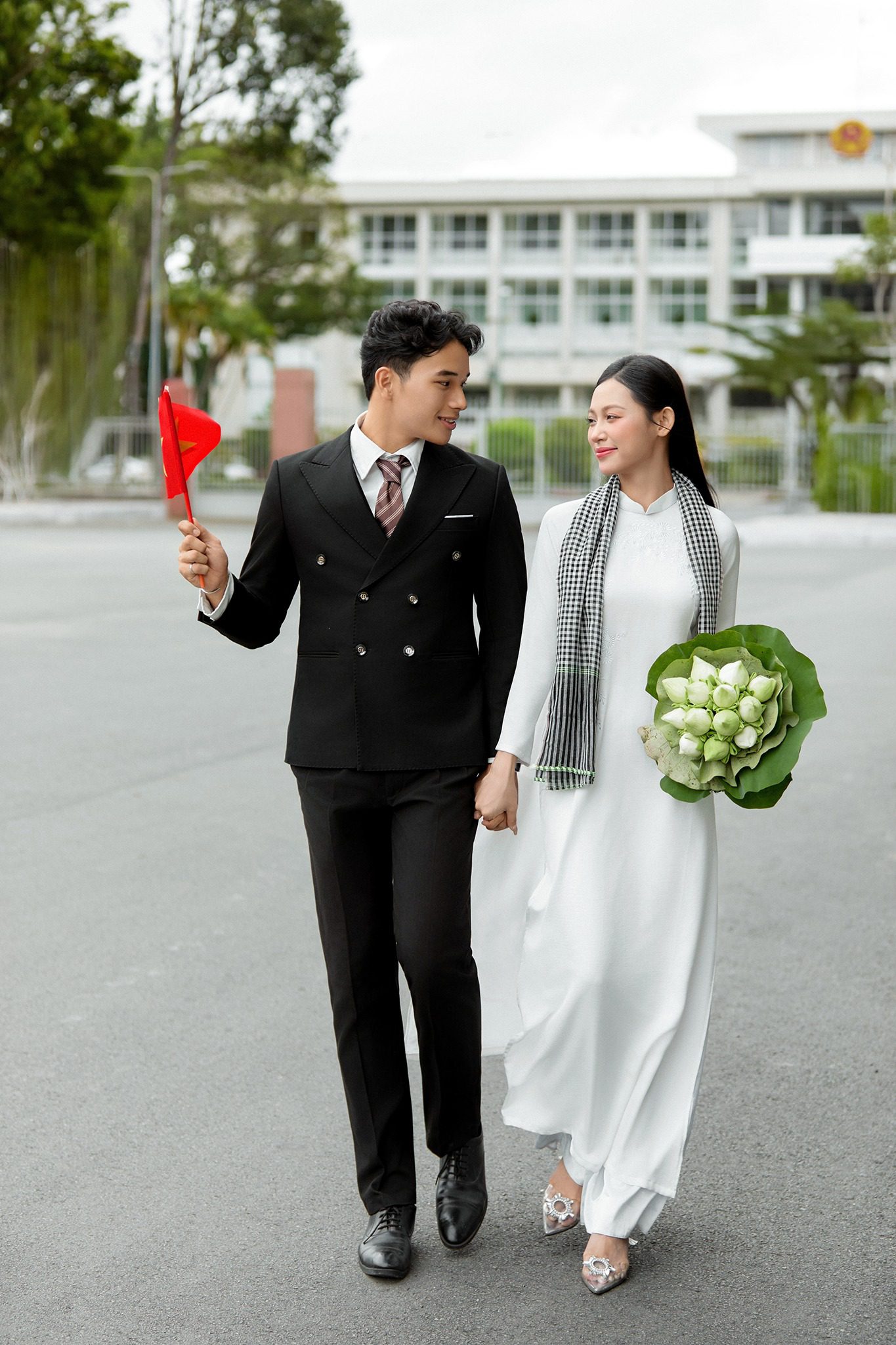 Concept chụp ảnh 2/9 với áo dài cho cặp đôi lãng mạn