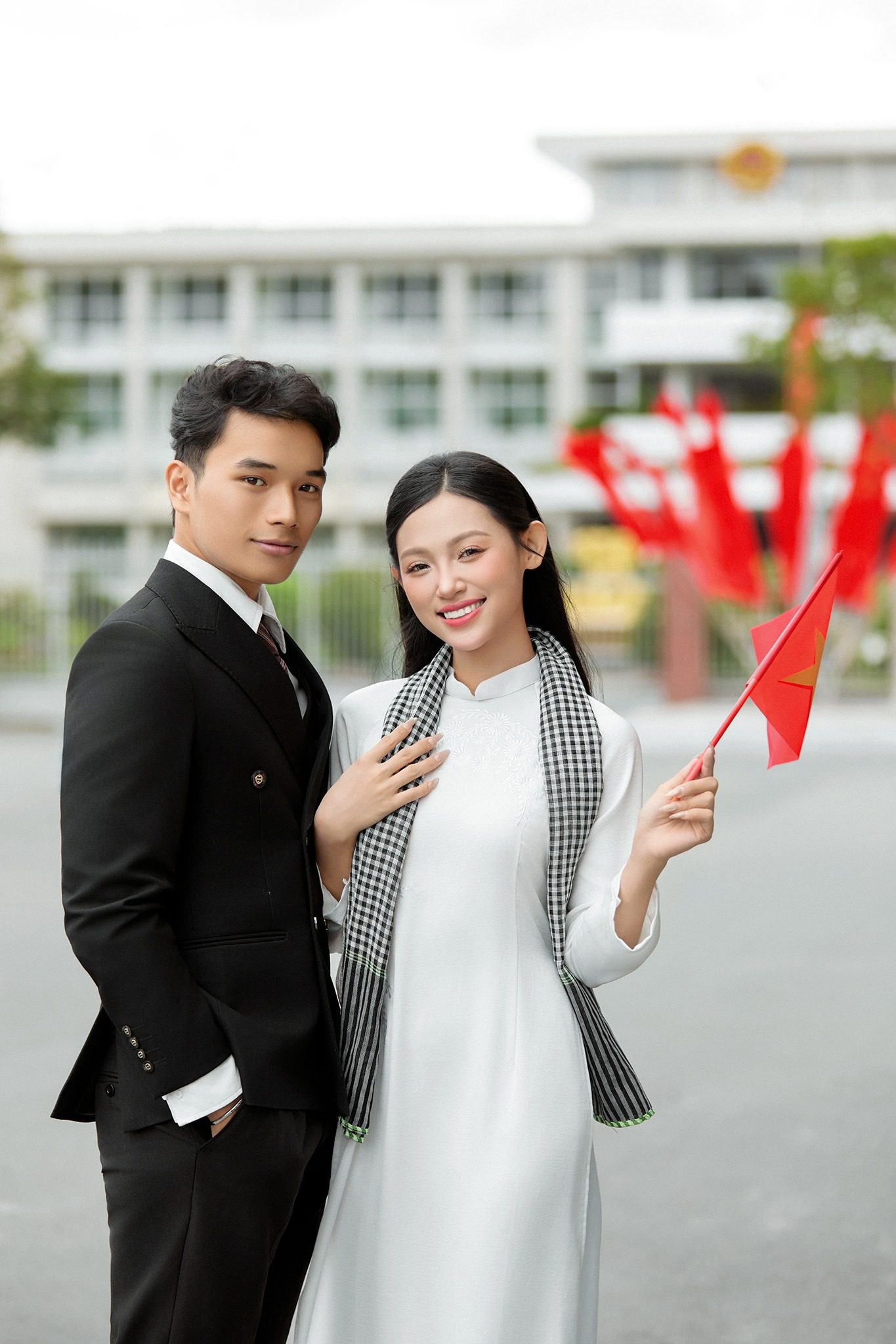 Concept chụp ảnh 2/9 với áo dài cho cặp đôi lãng mạn