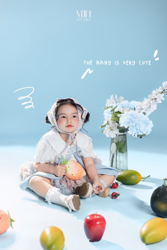 Chụp ảnh cho bé concept cô bé quàng khăn xanh
