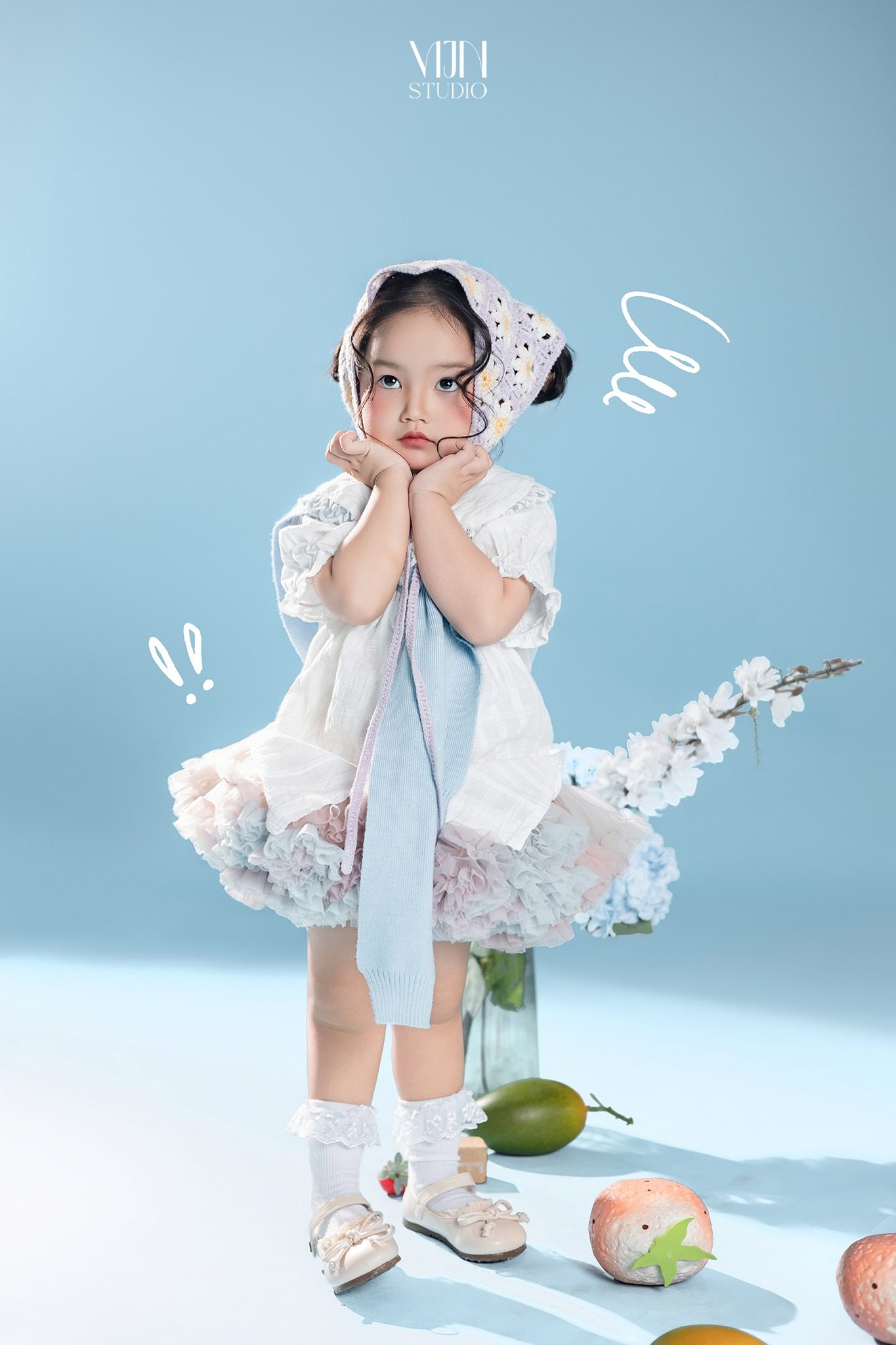 Chụp ảnh cho bé concept cô bé quàng khăn xanh