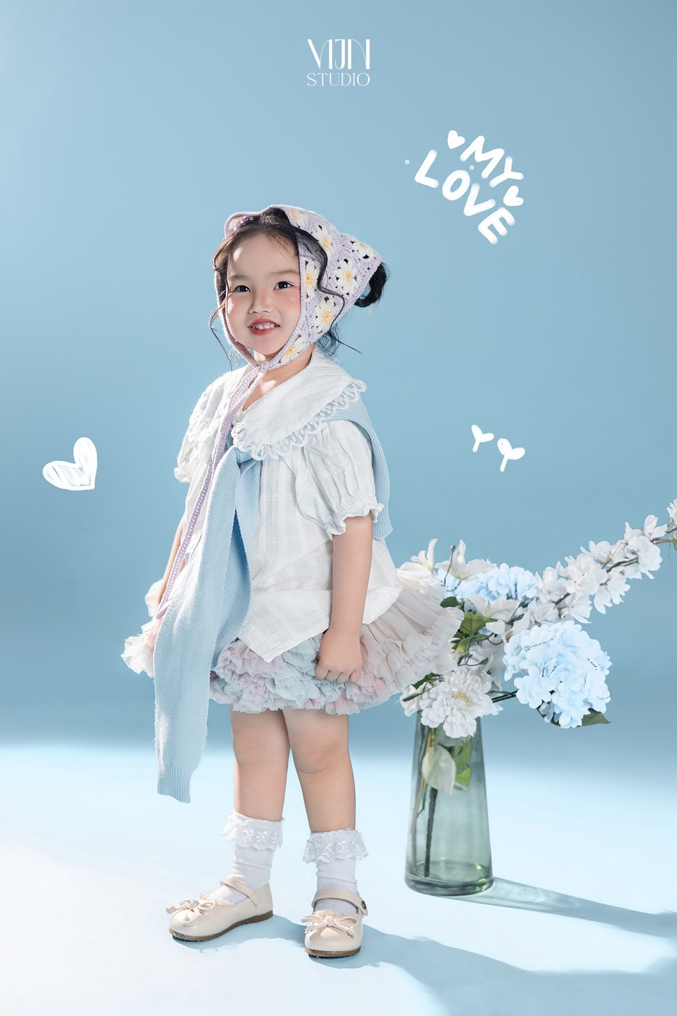 Chụp ảnh cho bé concept cô bé quàng khăn xanh