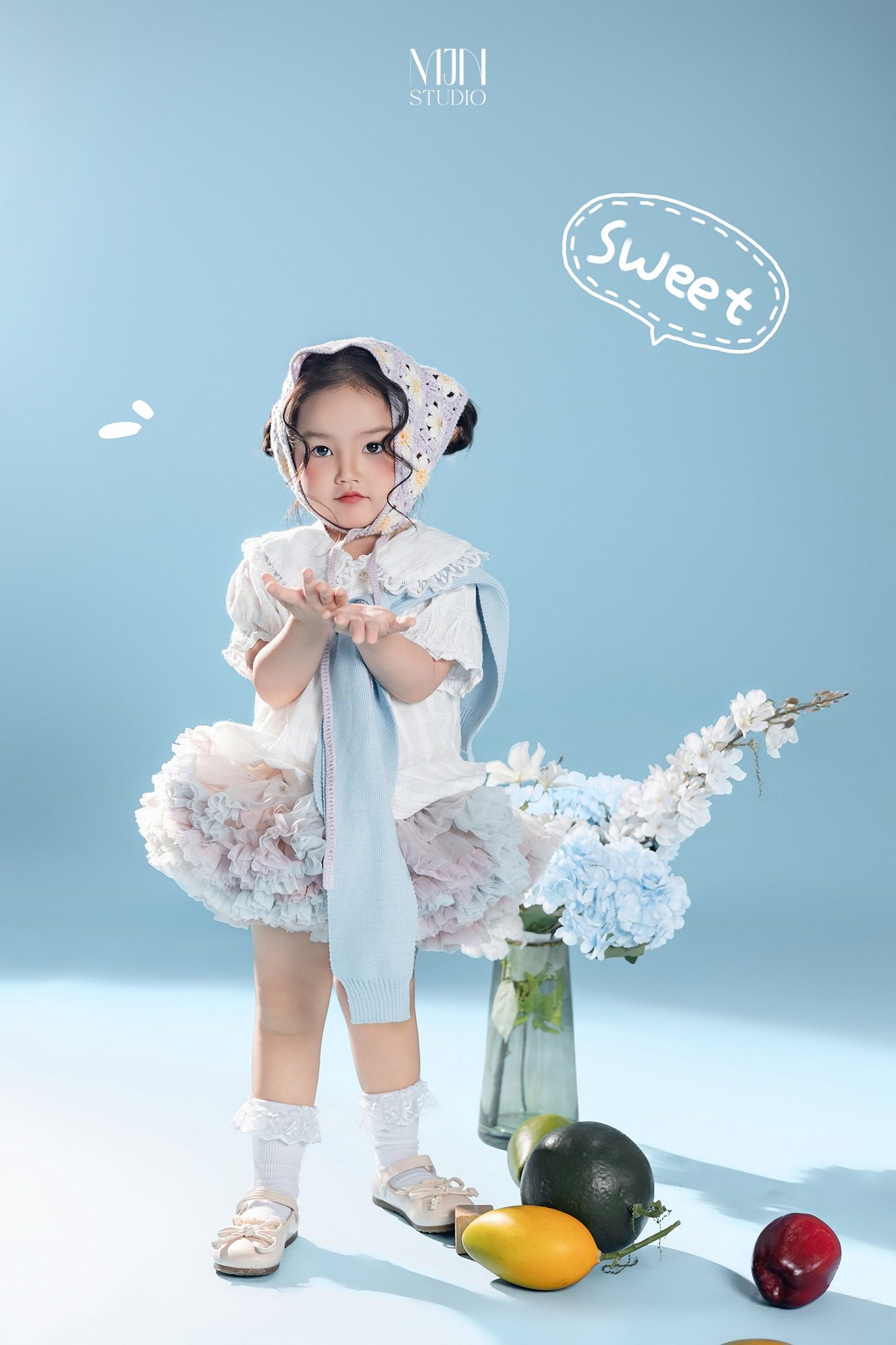 Chụp ảnh cho bé concept cô bé quàng khăn xanh