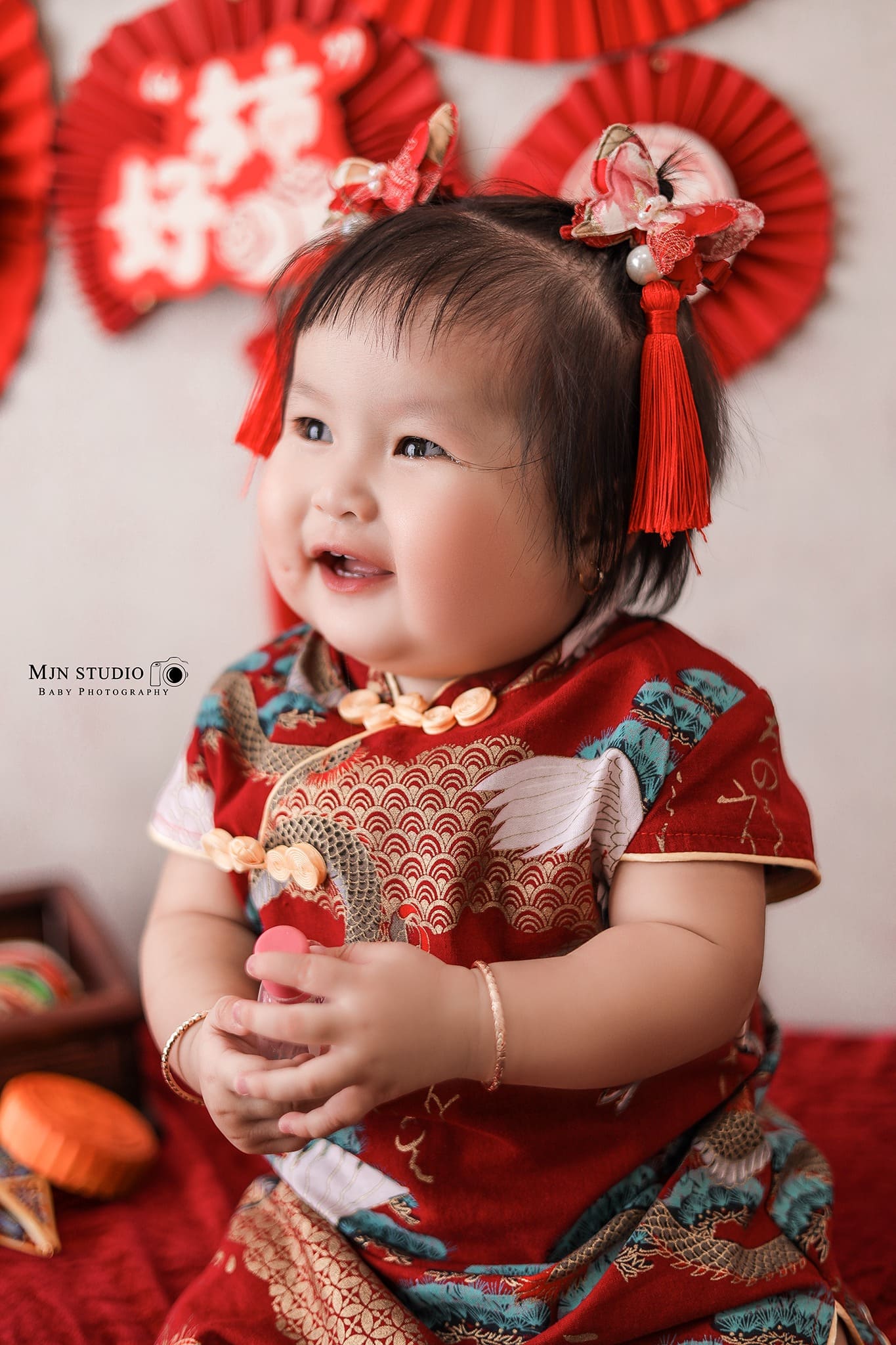 Chụp ảnh Trung Thu 2025 cho bé - bé yêu vui Tết