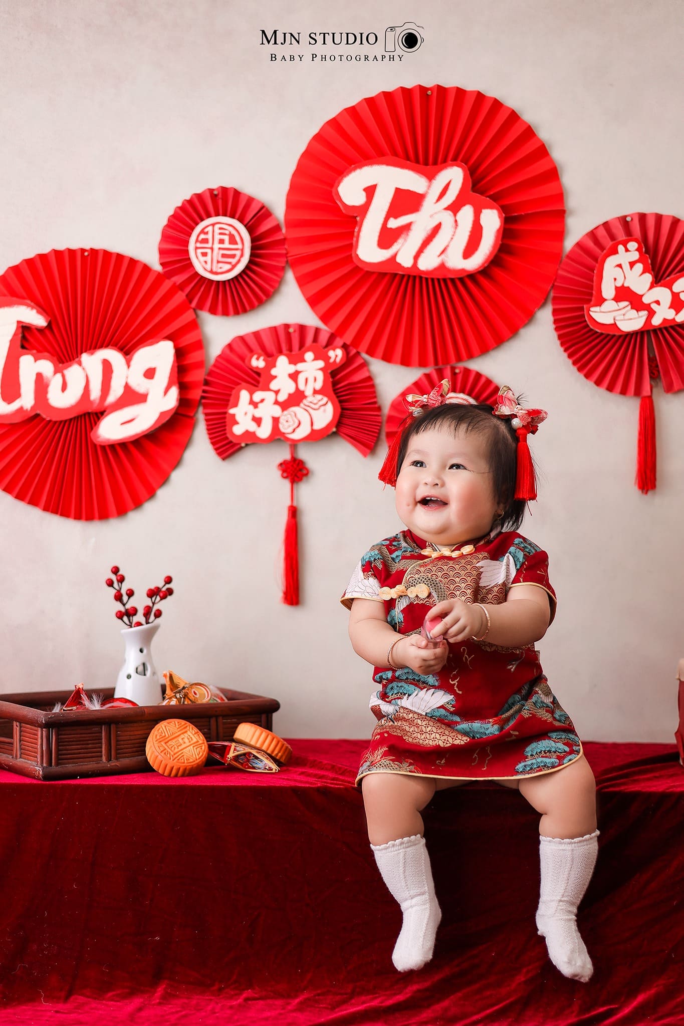 Chụp ảnh Trung Thu 2025 cho bé - bé yêu vui Tết