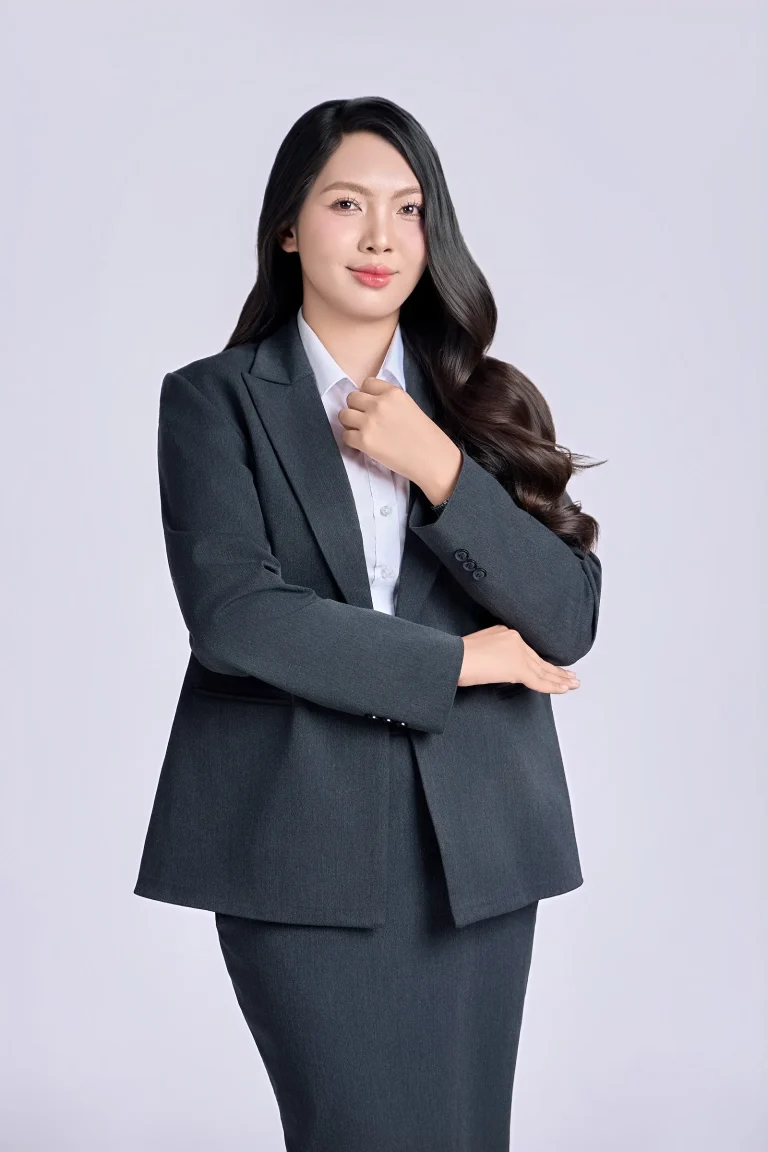 Ảnh profile nhân viên nữ mặc vest – chụp ảnh nhân sự Cần Thơ