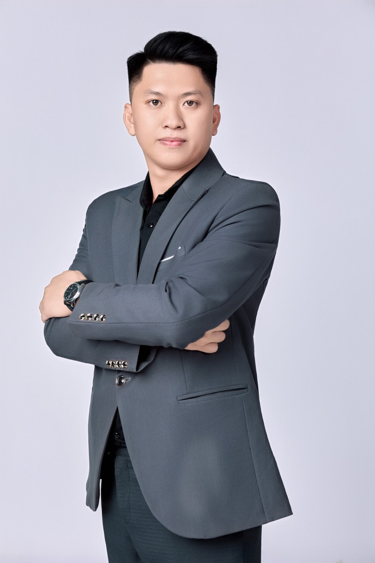 Chụp Ảnh Profile Cá Nhân Cần Thơ 4 Ảnh CV nam vest xám, sơ mi đen chụp tại MJN Studio Cần Thơ