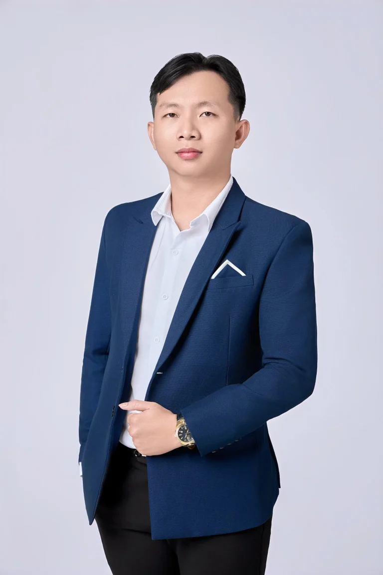 Ảnh profile nam vest xanh navy nền xám