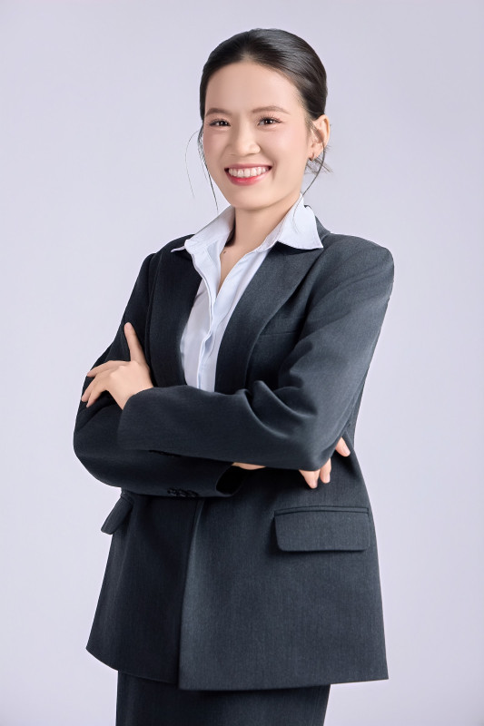 Studio Chụp Ảnh Rạch Giá 2 Chụp ảnh profile nữ vest đen khoanh tay – studio Rạch Giá