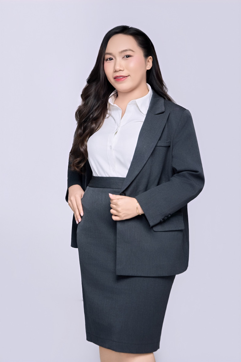Studio Chụp Ảnh Rạch Giá 8 Chụp ảnh profile nữ công sở váy bút chì tại Rạch Giá